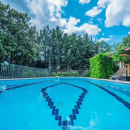 Magnifique Provencale Avec Piscine Et Jardin *