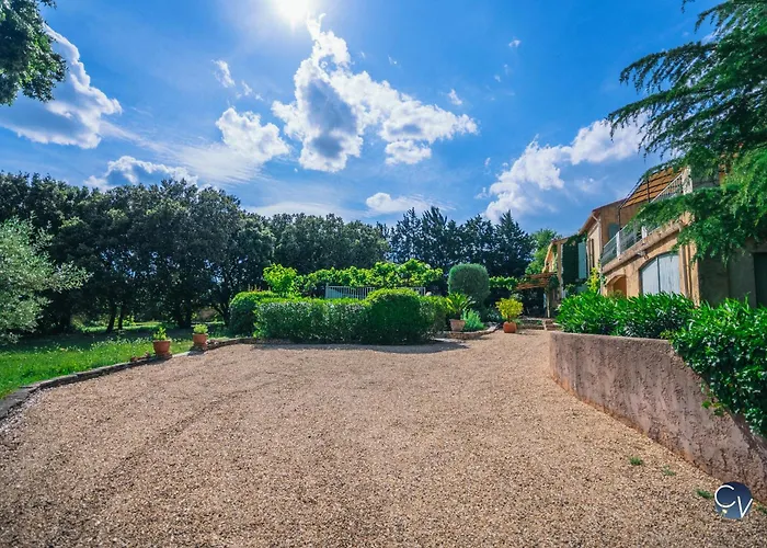 Magnifique Provencale Avec Piscine Et Jardin