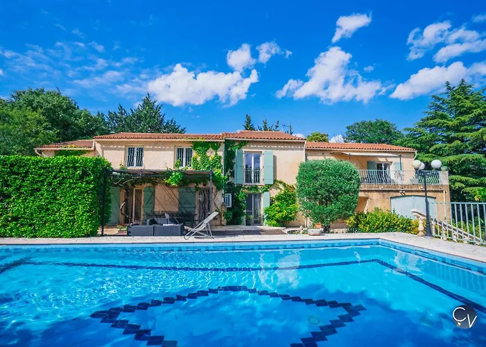 Magnifique Provencale Avec Piscine Et Jardin