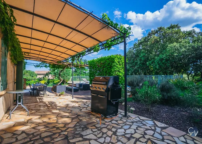 Magnifique Provencale Avec Piscine Et Jardin * Pouzilhac