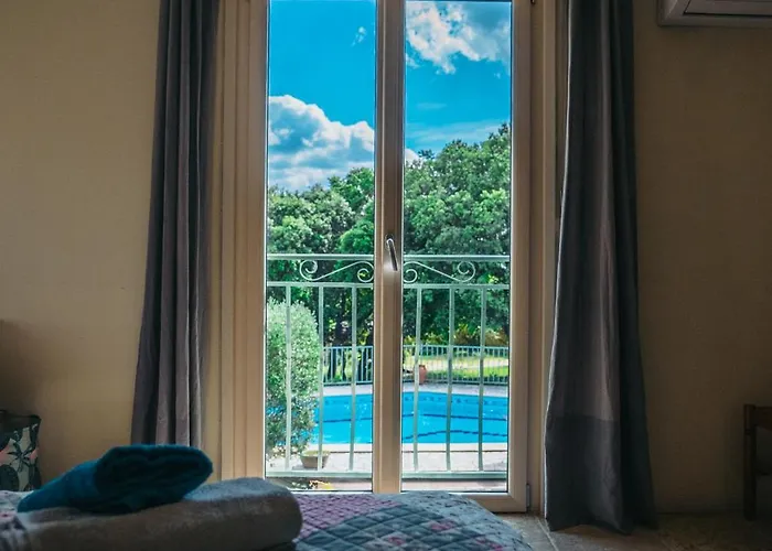 Magnifique Provencale Avec Piscine Et Jardin Villa Pouzilhac